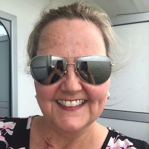 Meet your Posher, Connie